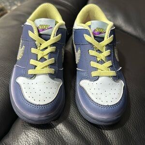 Nike toddler sneakers